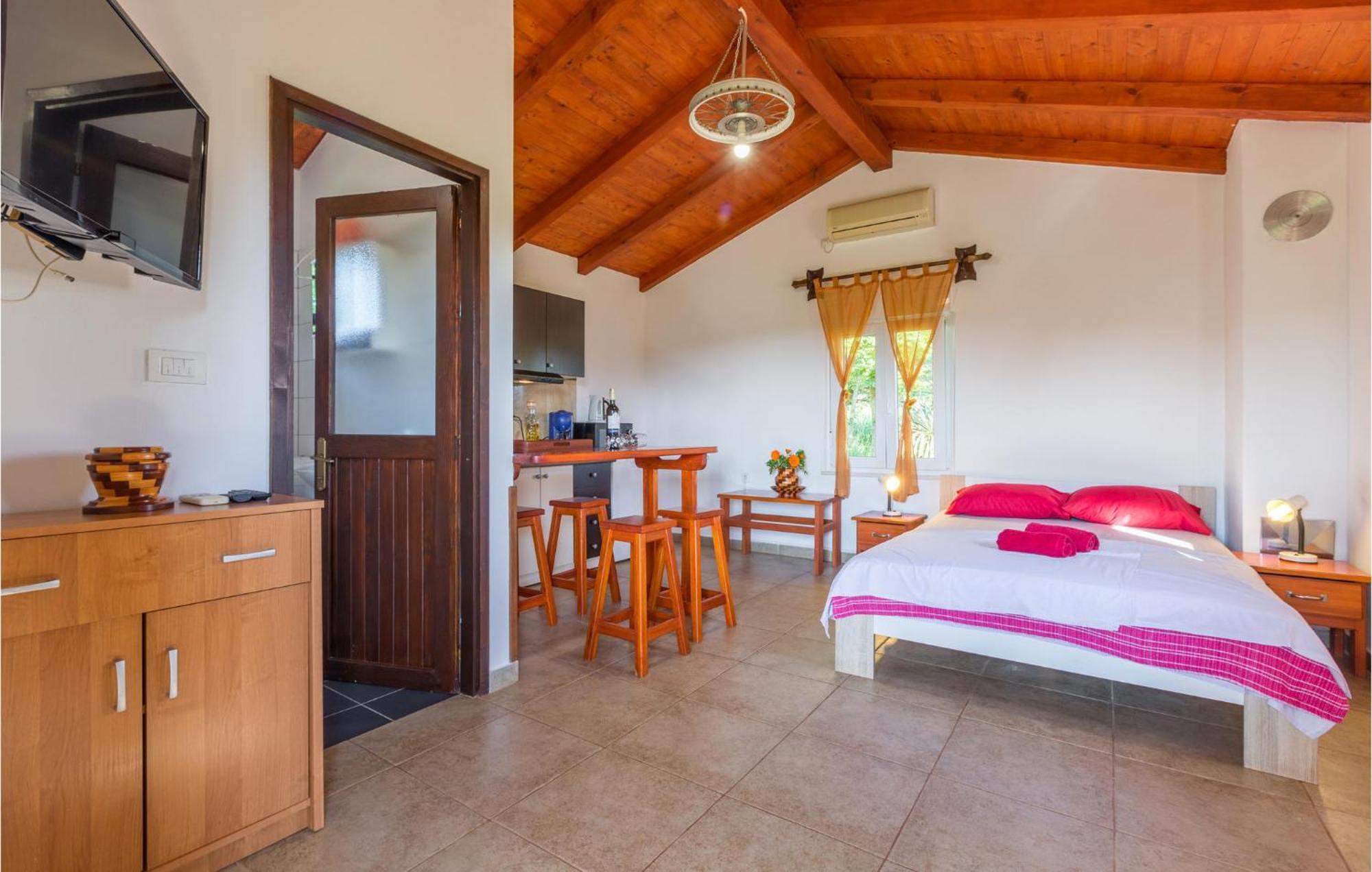 Nice Studio In Pula With Kitchen Buitenkant foto